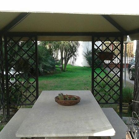 Casina Delle Arti Panzió San Cataldo Kültér fotó