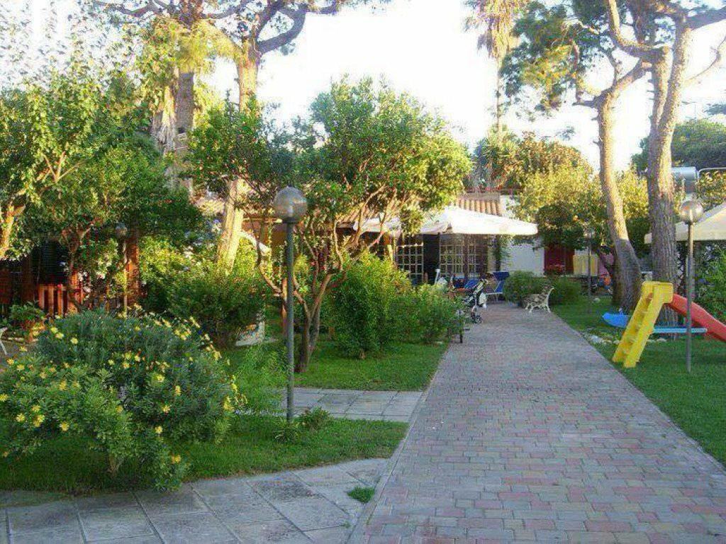 Casina Delle Arti Panzió San Cataldo Kültér fotó