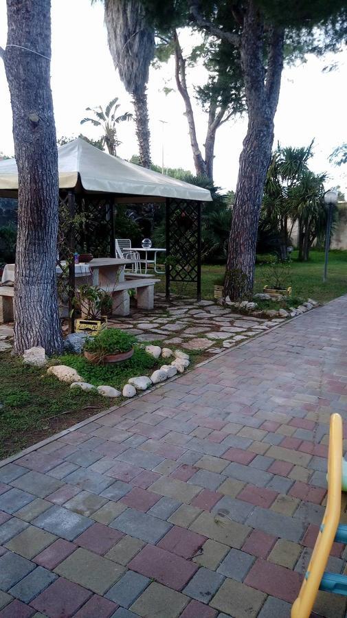 Casina Delle Arti Panzió San Cataldo Kültér fotó